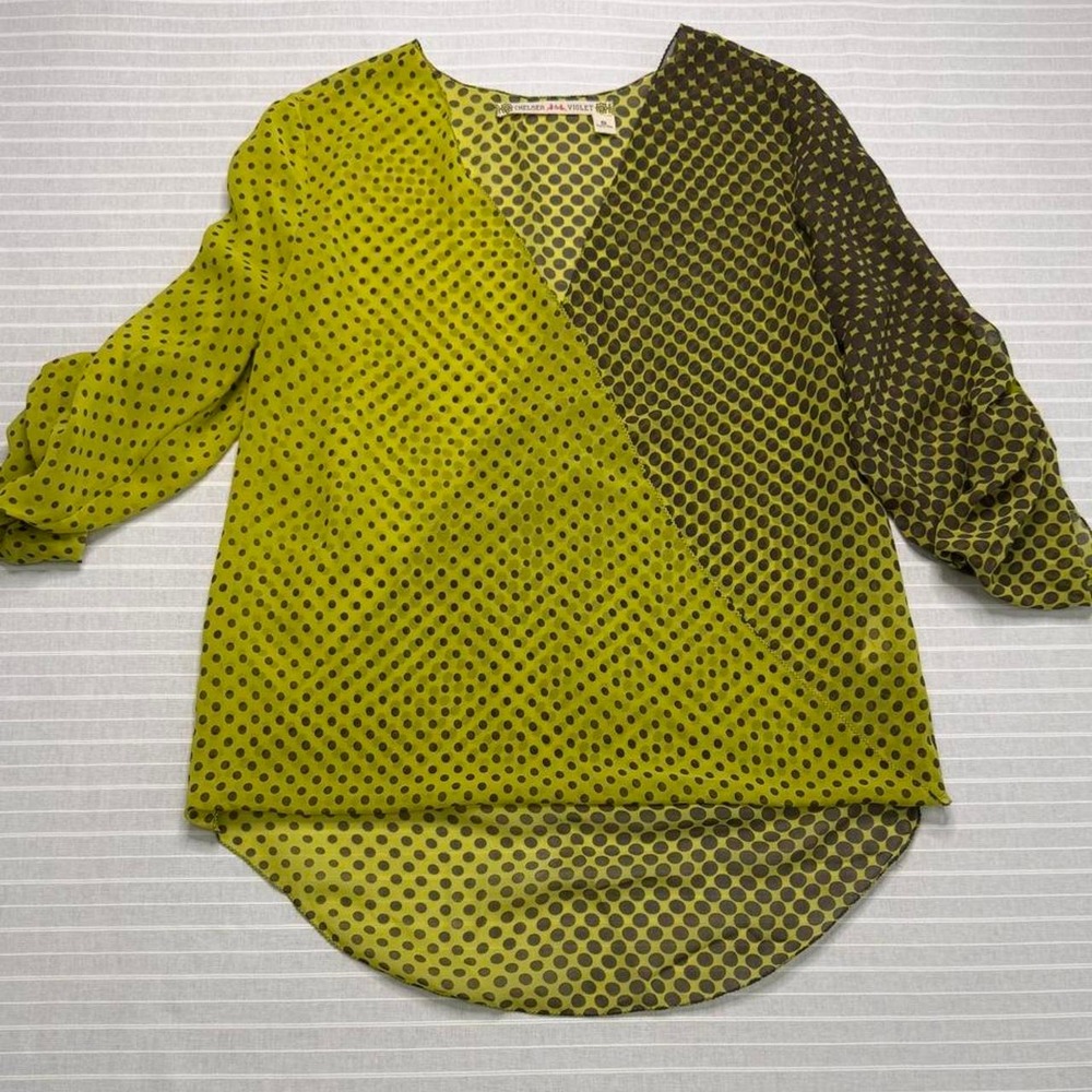 💚 Chelsea & Violet Sheer Polka Dot High-Low Blouse – Size Small